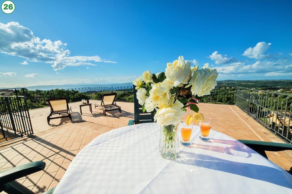 I Gigli Del Belvedere Montefiascone Exterior photo